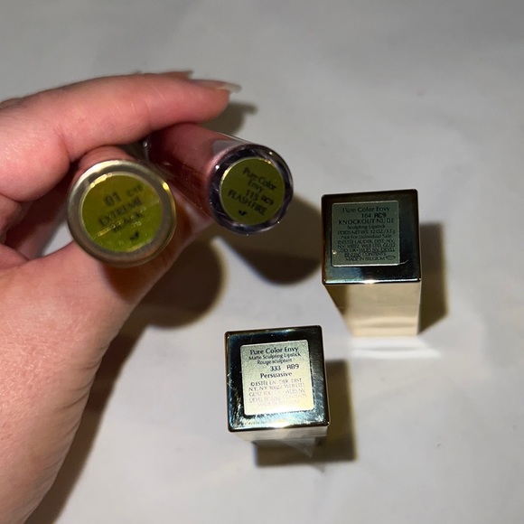 4pcs a ESTEE LAUDER Makeup Lipsticks and Eye Mascara - Picture 6 of 10